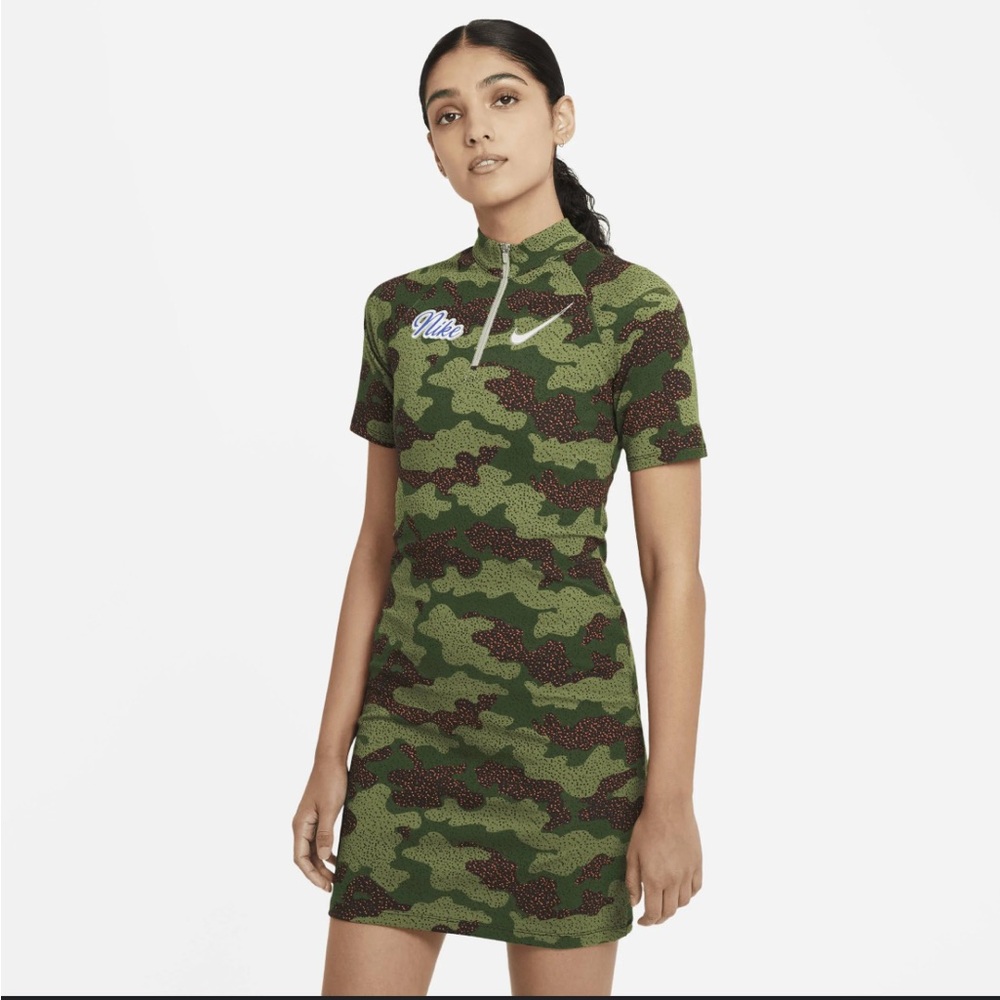 Nike Sportswear Short Sleeve Dress. Camo. Womens Small. Purple Nike Swoosh